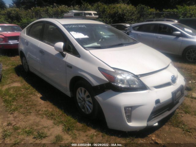 Toyota Prius plug-in (2014)