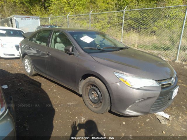 Toyota Camry hybrid (2015)