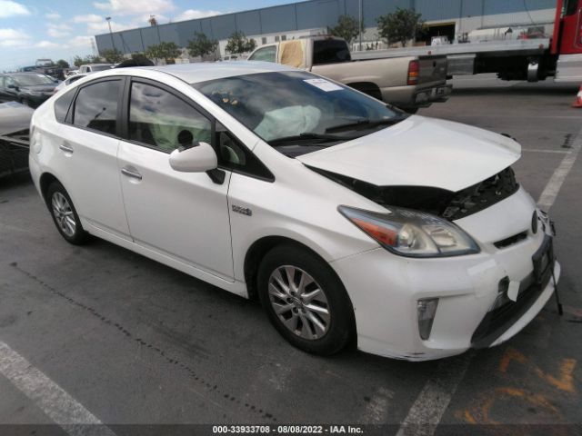 Toyota Prius plug-in (2014)