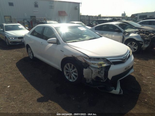 Toyota Camry hybrid (2014)