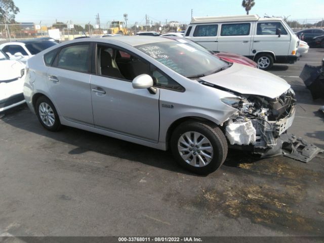 Toyota Prius plug-in (2015)