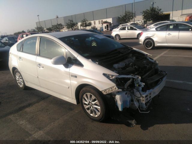 Toyota Prius plug-in (2015)