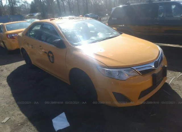 Toyota Camry hybrid (2014)