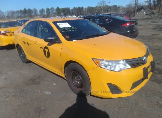 Toyota Camry hybrid (2014)