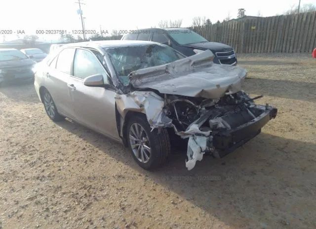 Toyota Camry hybrid (2016)