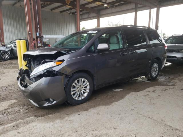 Toyota Sienna xle (2013)