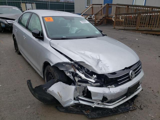 Volkswagen Jetta base (2015)
