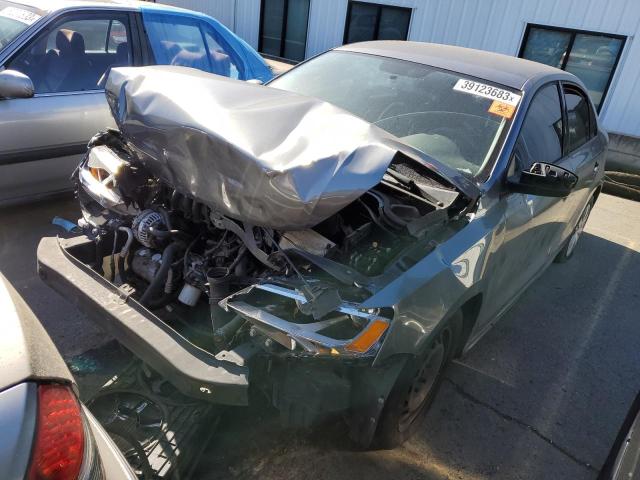 Volkswagen Jetta base (2012)