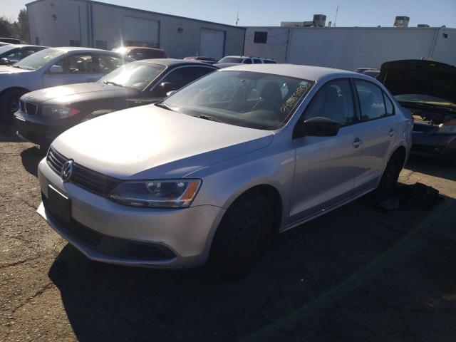 Volkswagen Jetta base (2012)