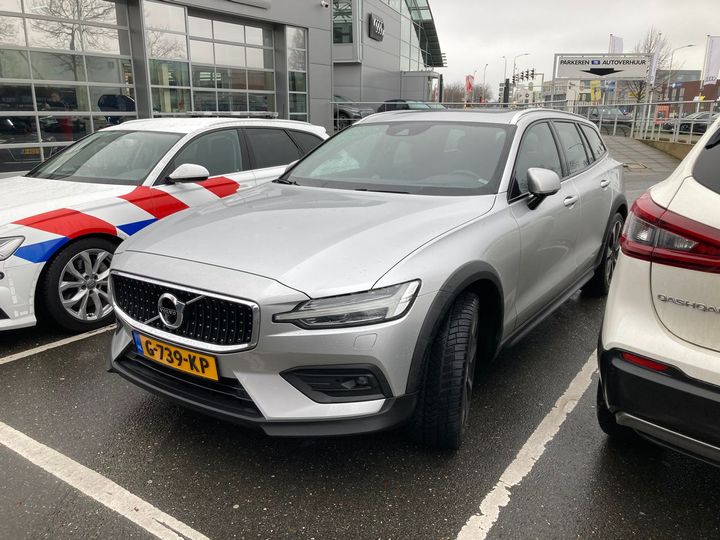 Volvo V60 cross country (2019)