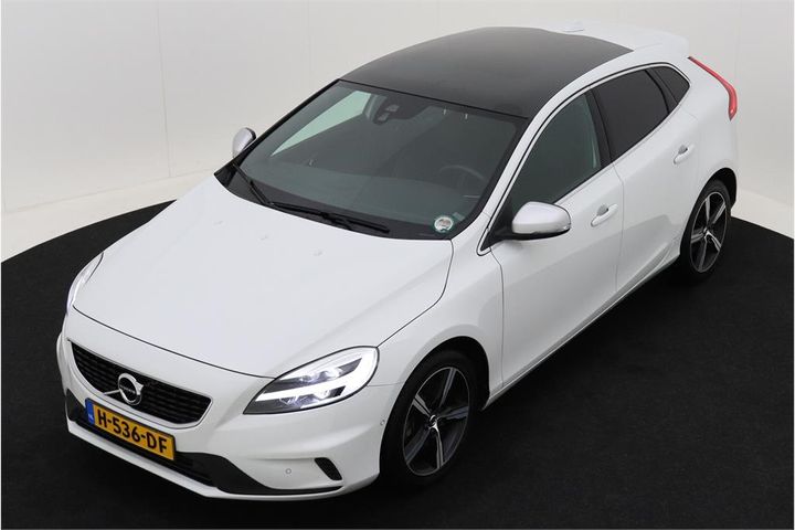Volvo V40 (2020)