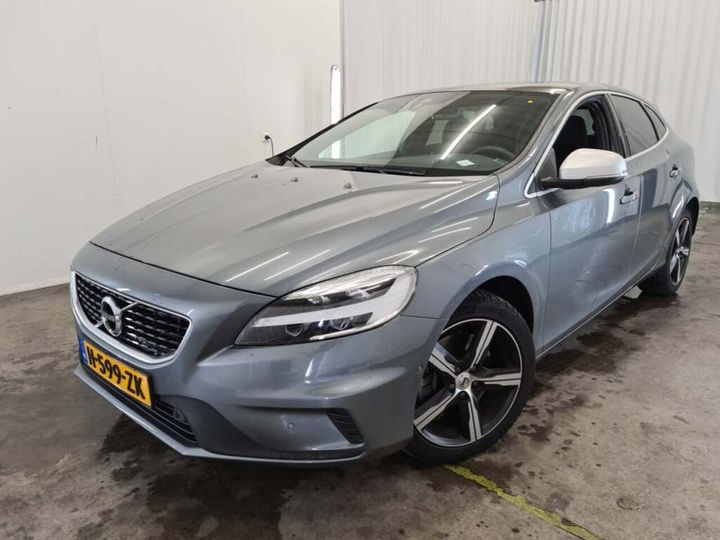Volvo V40 (2020)