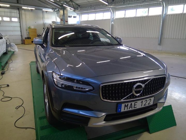 Volvo V90 cross country (2019)