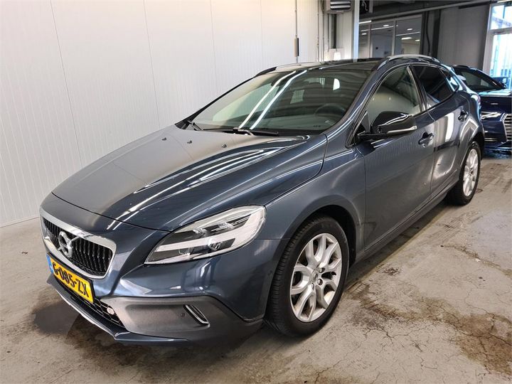 Volvo V40 (2020)