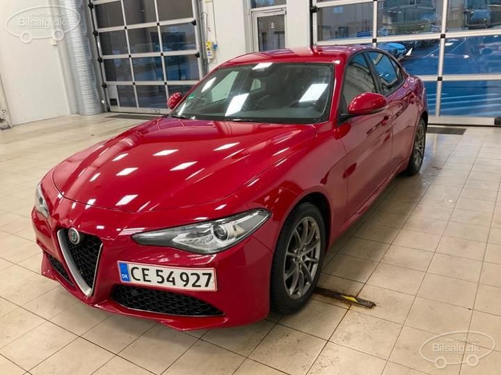 Alfa-romeo Giulia saloon (2018)