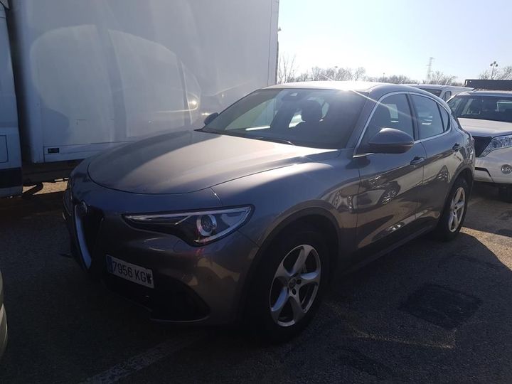 Alfa-romeo Stelvio (2018)