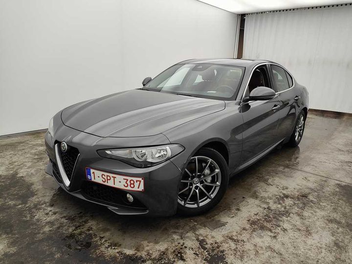 Alfa-romeo Giulia &#3916 (2017)