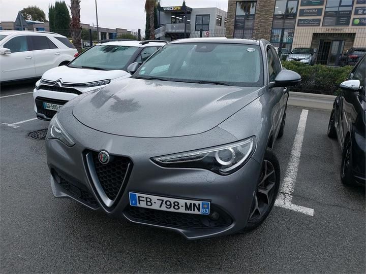 Alfa-romeo Stelvio (2018)