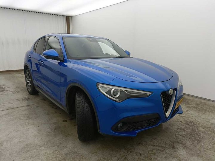 Alfa-romeo Stelvio (2018)