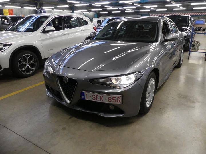 Alfa-romeo Giulia (2017)