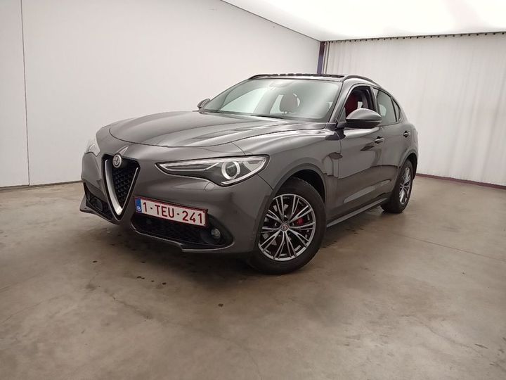Alfa-romeo Stelvio &#3917 (2017)
