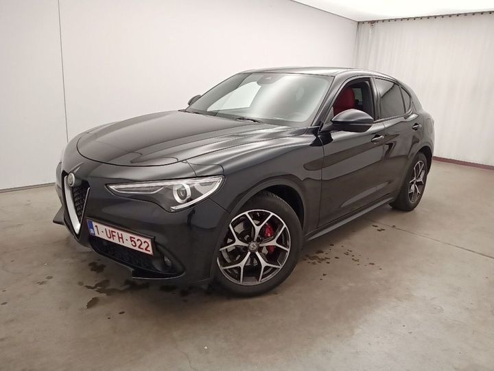 Alfa-romeo Stelvio &#3917 (2018)