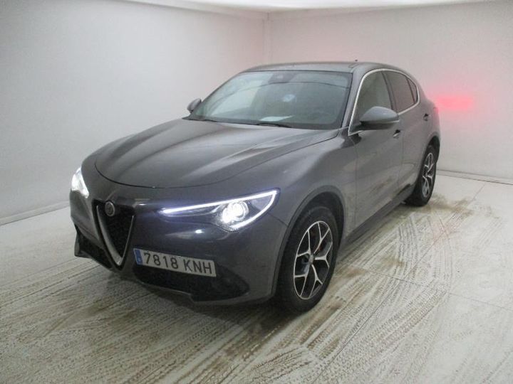 Alfa-romeo Stelvio (2018)