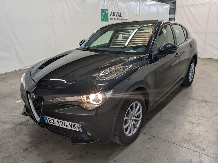 Alfa-romeo Stelvio (2018)