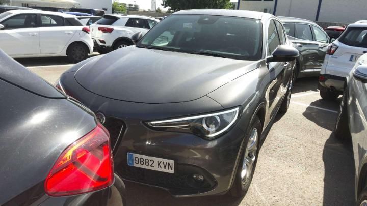 Alfa-romeo Stelvio (2019)