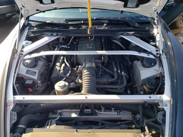 Aston-martin V8 2015