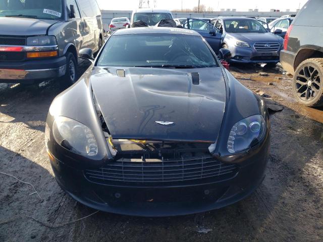 Aston-martin V8 2015