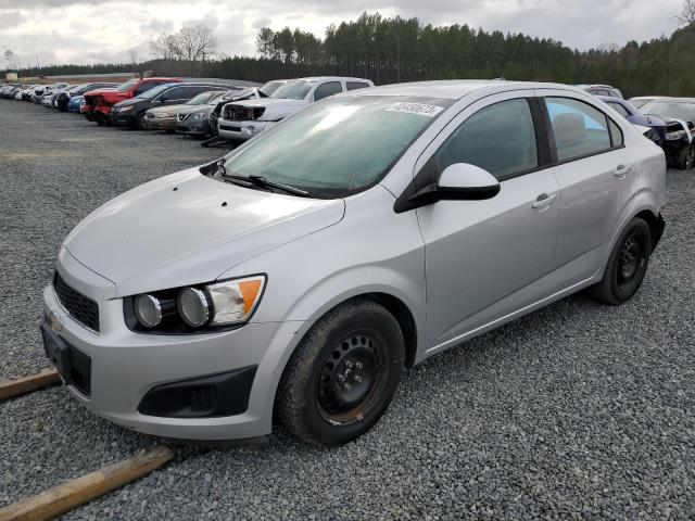 Chevrolet Sonic ls (2013)