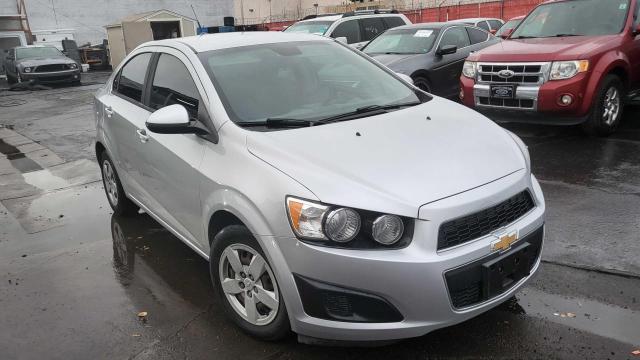 Chevrolet Sonic ls (2013)