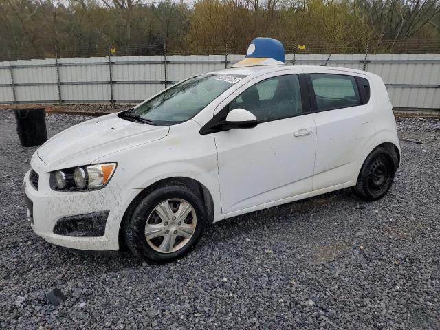 Chevrolet Sonic ls (2015)