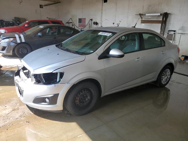 Chevrolet Sonic ls (2013)