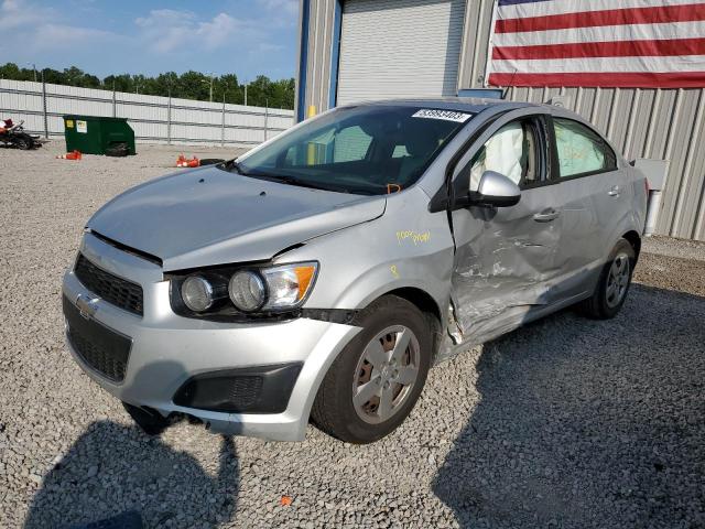 Chevrolet Sonic ls (2013)