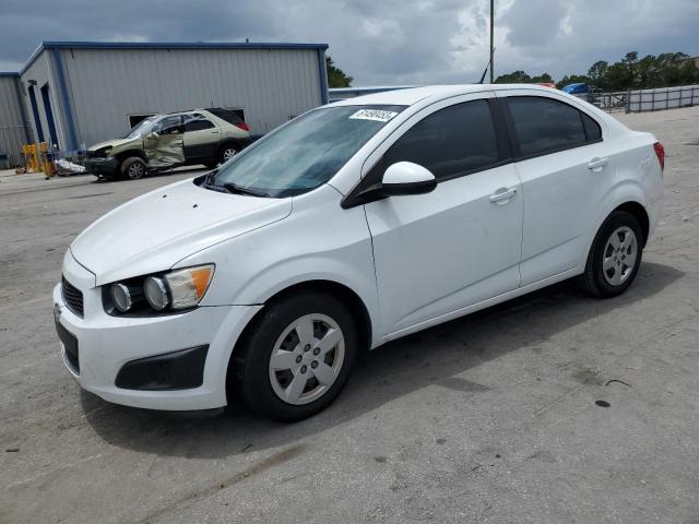 Chevrolet Sonic ls (2013)