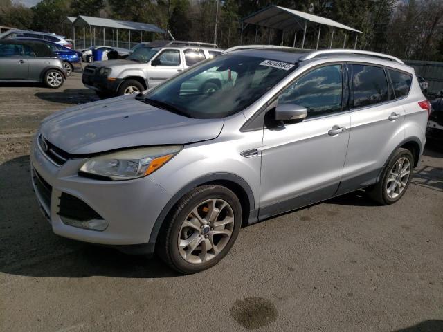 Ford Escape tit (2015)