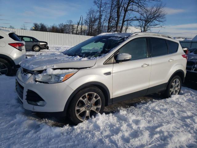 Ford Escape tit (2015)