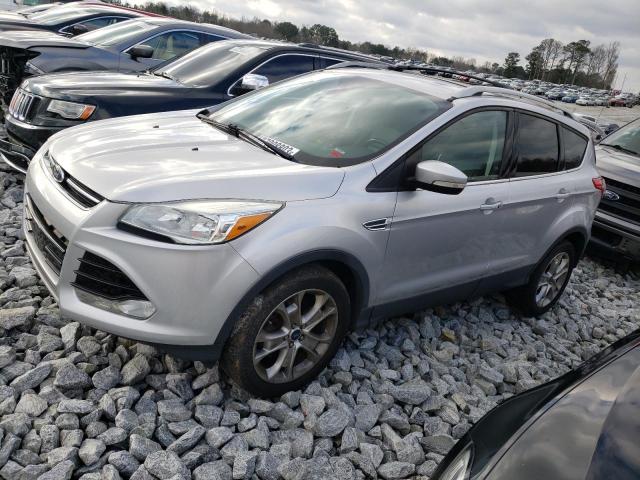 Ford Escape tit (2016)