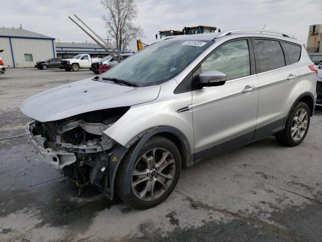 Ford Escape tit (2015)