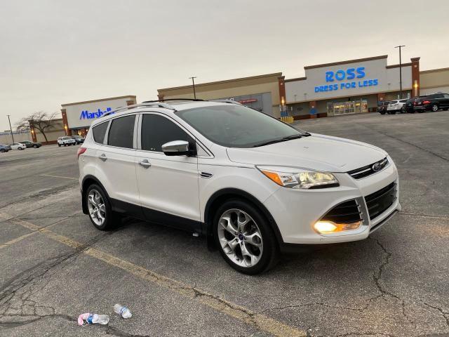 Ford Escape tit (2014)