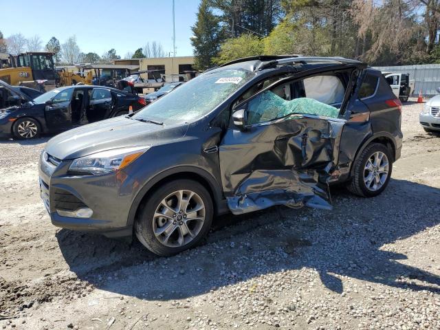 Ford Escape tit (2015)