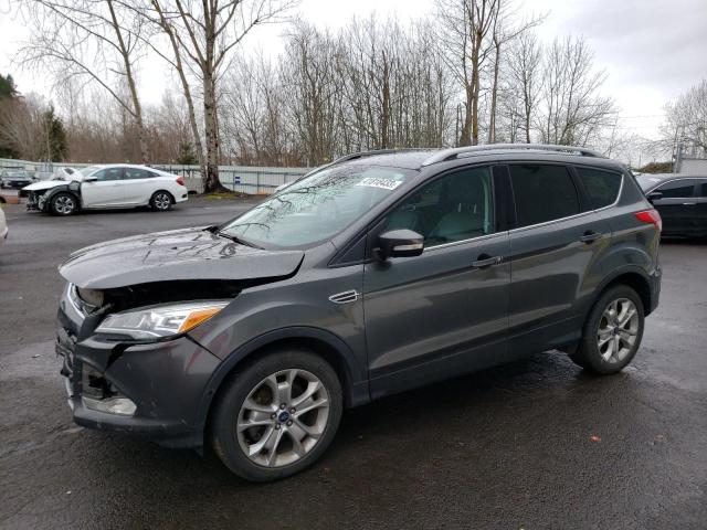 Ford Escape tit (2015)