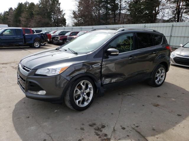 Ford Escape tit (2015)