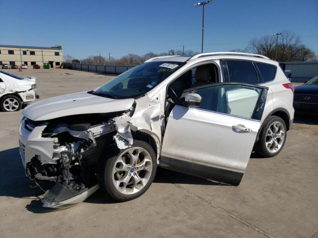 Ford Escape tit (2015)