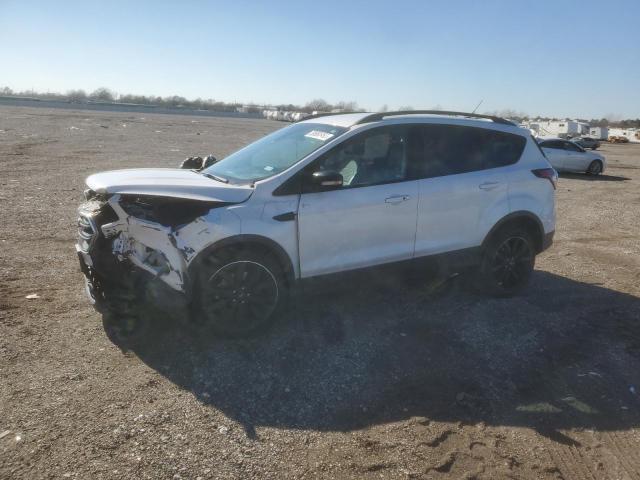 Ford Escape tit (2017)