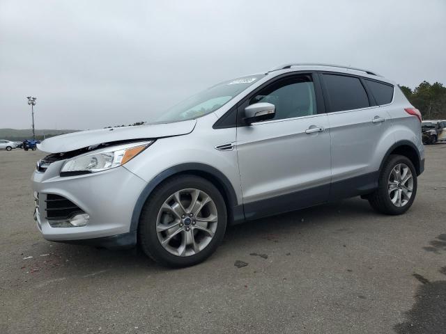 Ford Escape tit (2015)