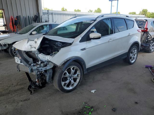Ford Escape tit (2015)