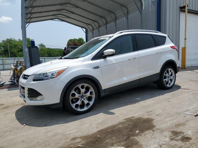 Ford Escape tit (2015)